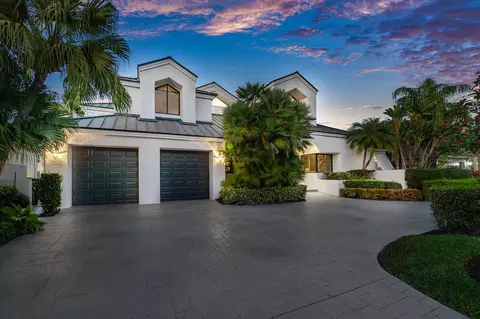 933 Iris Dr, Delray Beach, FL 33483