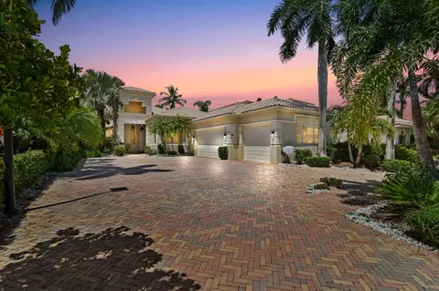 19 Island Dr, Boynton Beach, FL 33436