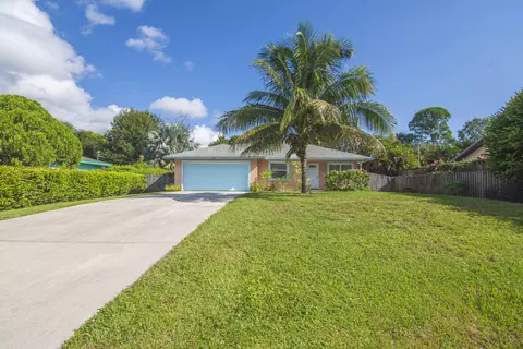 7402 Coquina Ave, Fort Pierce, FL 34951