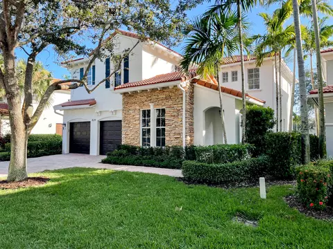 824 Madison Ct, Palm Beach Gardens, FL 33410