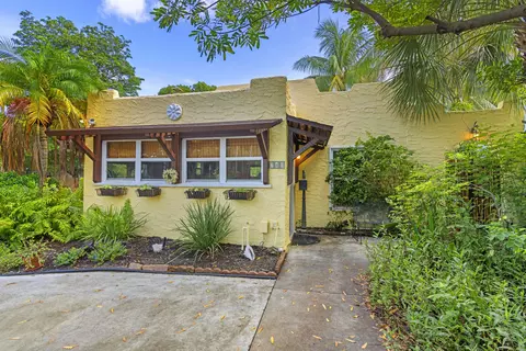 743 Park Pl, West Palm Beach, FL 33401