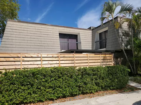 1207 12th Ter, Palm Beach Gardens, FL 33418