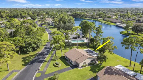 4707 Rainbow Dr, Greenacres, FL 33463
