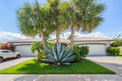 10765 Royal Caribbean Cir, Boynton Beach, FL 33437