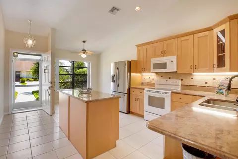 12267 Forest Greens Dr, Boynton Beach, FL 33437