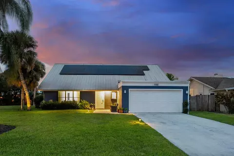 1133 Rainwood Cir, Palm Beach Gardens, FL 33410