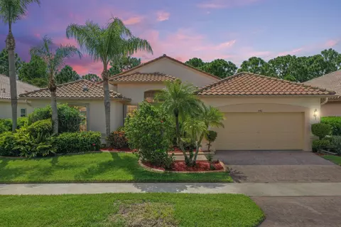 481 NW Blue Lake Dr, Port Saint Lucie, FL 34986