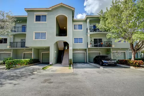 350 Crestwood Cir #106, Royal Palm Beach, FL 33411