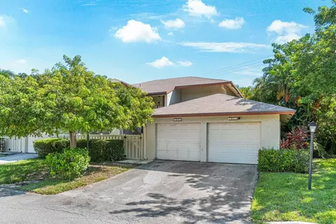 3900 NE 19th Rd #102, Pompano Beach, FL 33064