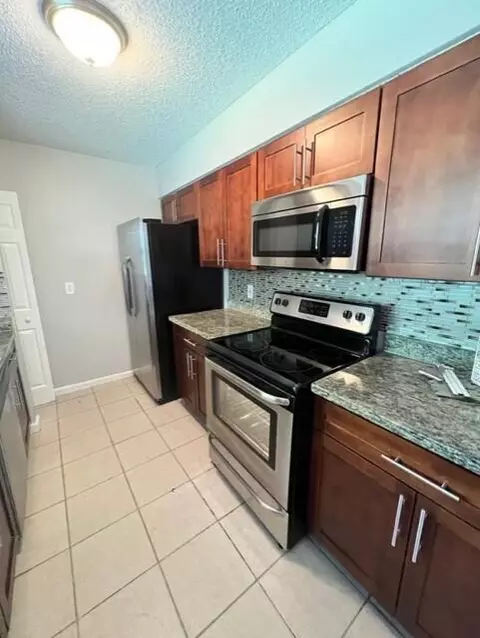 649 W Ocean Ave, Boynton Beach, FL 33426