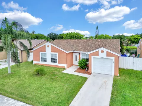 18997 Cloud Lake Cir, Boca Raton, FL 33496