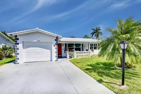 805 SW 3rd Ave, Boynton Beach, FL 33426