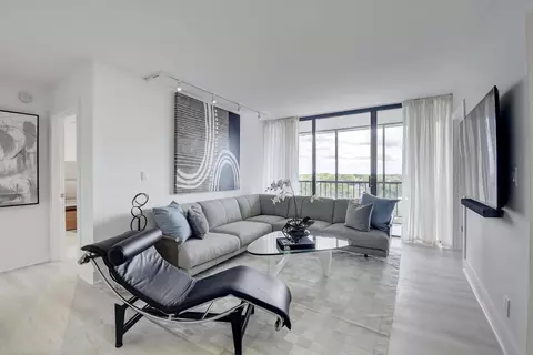 6875 Willow Wood Dr #2083, Boca Raton, FL 33434