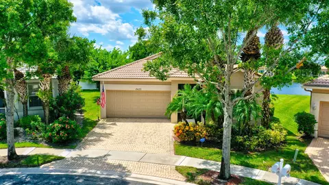 2425 Sapphire Cir, West Palm Beach, FL 33411
