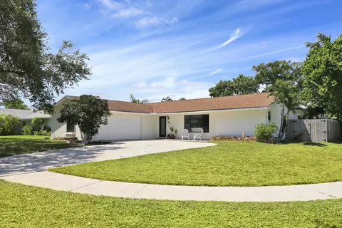 33 Chapel Ct, Tequesta, FL 33469