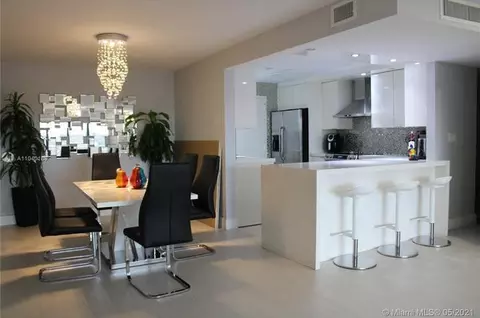 800 NE 195th St #402, Miami, FL 33179