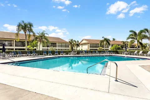 201 Pinecrest Cir #E, Jupiter, FL 33458