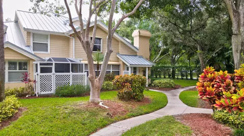304 Andover Ct, Boynton Beach, FL 33436