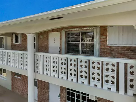 801 Pine Dr #15, Pompano Beach, FL 33060