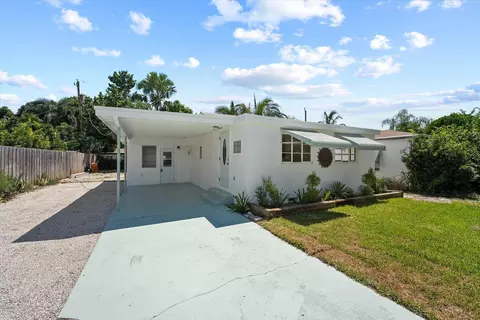 7936 Terrace Rd, Lantana, FL 33462