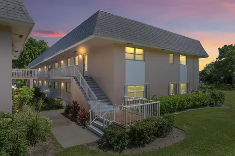 18081 SE Country Club Dr #215, Jupiter, FL 33469