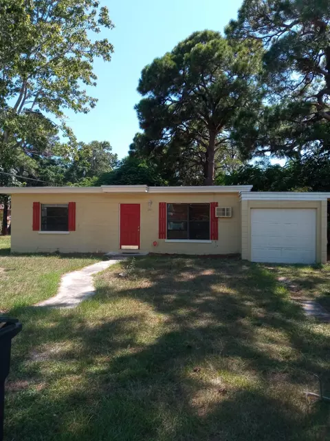 1209 York Ave, Fort Pierce, FL 34982