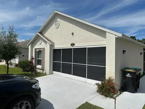 2089 Redwood Cir NE, Palm Bay, FL 32905