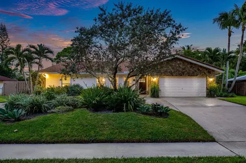 3578 Lakeview Dr, Delray Beach, FL 33445