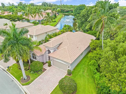 9052 Sand Pine Ln, West Palm Beach, FL 33412