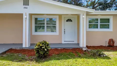 1702 NE 3rd St, Okeechobee, FL 34972