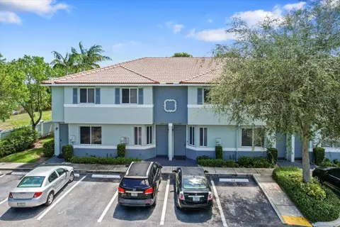 1905 Hibiscus Ln, Riviera Beach, FL 33404