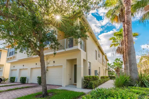 1550 SE Sheffield Ter #204, Stuart, FL 34994