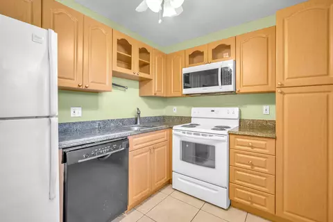 300 NE 26th Ave #105, Boynton Beach, FL 33435