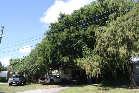 2021 Sunrise Blvd, Fort Pierce, FL 34950
