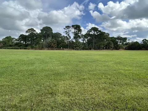 252 SE Via Sangro, Port Saint Lucie, FL 34952
