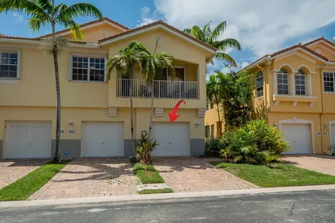 3249 Scarletta Dr, Riviera Beach, FL 33404
