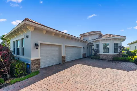 8665 SW Carrara Way, Port Saint Lucie, FL 34987