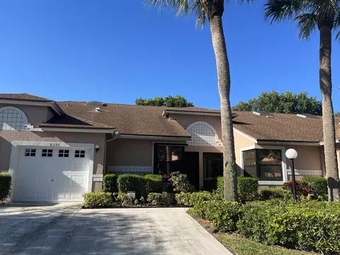 8391 Sunmeadow Ln, Boca Raton, FL 33496