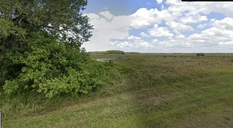 9012 Meadow Ct, Labelle, FL 33935