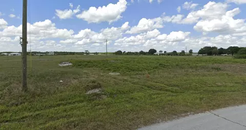 9023 Meadow Cir, Labelle, FL 33935