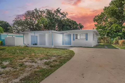 111 Gardenia Ave, Fort Pierce, FL 34982