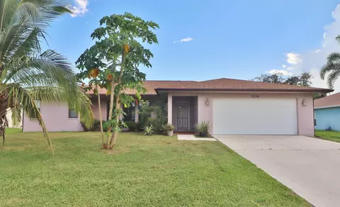 2234 SE Marsh Ave, Port Saint Lucie, FL 34952