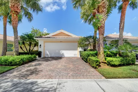 8103 Montserrat Pl, Wellington, FL 33414