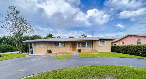 980 SE 3rd St, Belle Glade, FL 33430