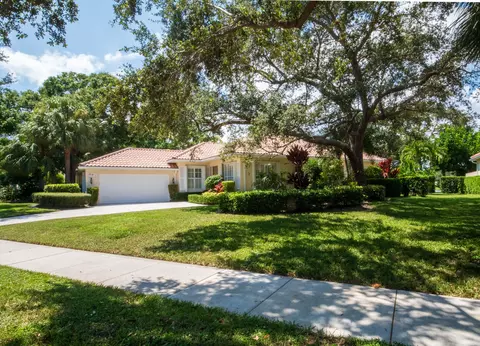 704 Blakely Ct, Palm Beach Gardens, FL 33410