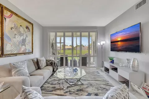 17323 Boca Club Blvd #2, Boca Raton, FL 33487