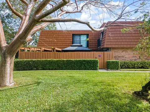 2586 Garden Ct, Hollywood, FL 33026