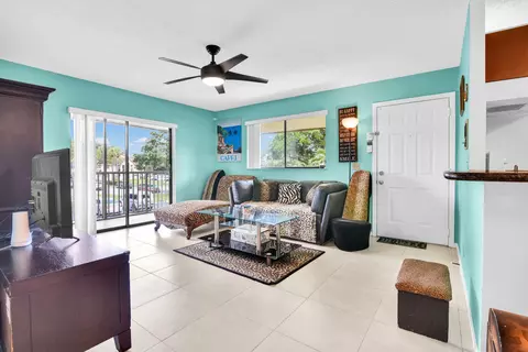 545 Trace Cir #201, Deerfield Beach, FL 33441