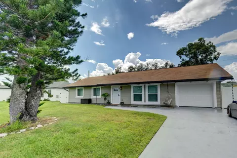 662 SE Chapman Ave, Port Saint Lucie, FL 34984