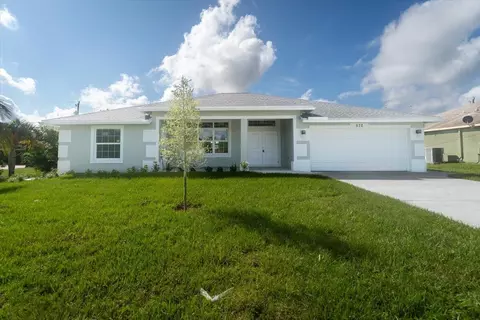 572 SW Halden Ave, Port Saint Lucie, FL 34953